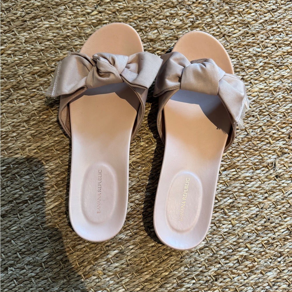 Banana Republic Blush Pink Grosgrain Ribbon Bow Slip On Sandals